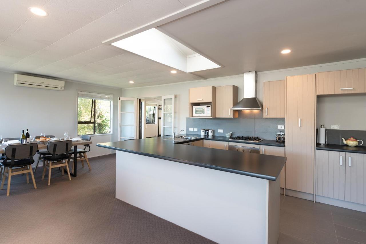 The Tide Watcher - Okiato Holiday Home Opua Eksteriør bilde